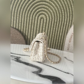 Chanel 26c, модель с подиума, бело-зол