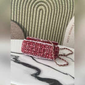 Chanel 25c, модель с подиума, красная 