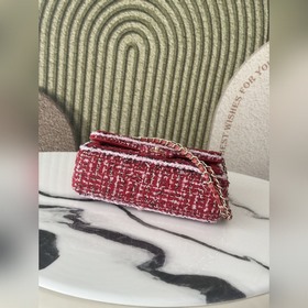 Chanel 25c, модель с подиума, красная 