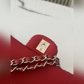 Chanel 25c, модель с подиума, красная 