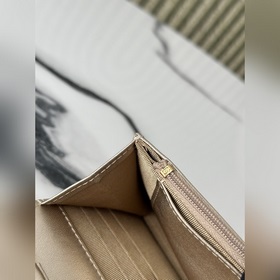 woc Сумка «Fai Cai» от Chanel, последн