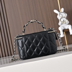 Сумка-коробка CHANEL с ручкой из цепоч