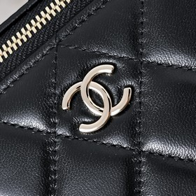Сумка-коробка CHANEL с ручкой из цепоч