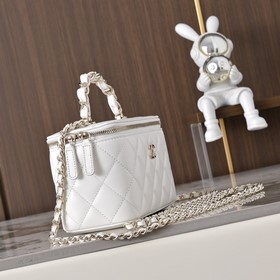 Сумка-коробка CHANEL с ручкой из цепоч