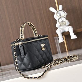 CHANEL 26P — черно-золотая кожаная сум