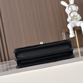Сумка CHANEL 26P с черно-золотыми ручк