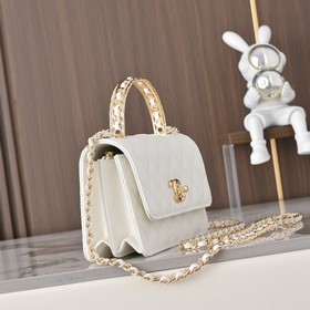 Сумка CHANEL 26P с черно-золотыми ручк