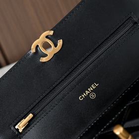 CHANEL 25s с двумя золотыми шариками