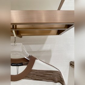 Новая модель футболки с круглым вырезо