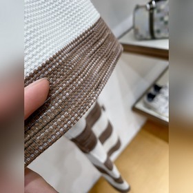 Новая модель футболки с круглым вырезо