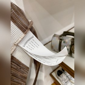 Новая модель футболки с круглым вырезо