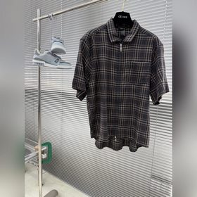 - Рубашка с коротким рукавом и молнией