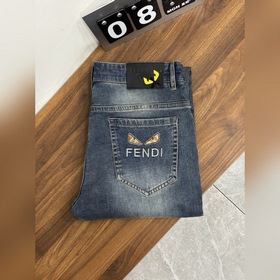 Fendi — эксклюзивная новинка： модные д