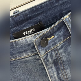 Fendi — эксклюзивная новинка： модные д