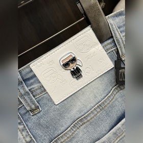 Эксклюзивная новинка от Fendi： модные 