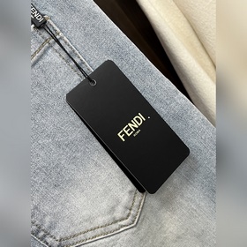 Эксклюзивная новинка от Fendi： модные 