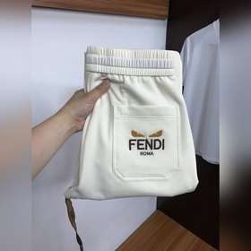 Новые моделиз фирменного магазина Fend