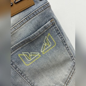 Эксклюзивная новинка от Fend： модные д