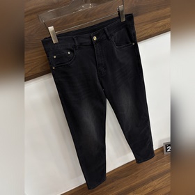 Эксклюзивная новинка от Fend： модные д