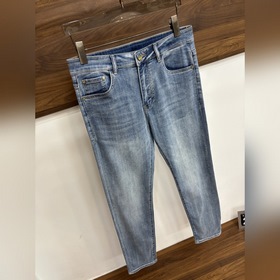 Эксклюзивная новинка от Fend： модные д