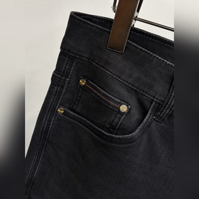 Эксклюзивная новинка от Fendi： модные 