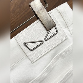 Эксклюзивная новинка от Fendi： модные 