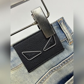 Эксклюзивная новинка от Fendi： модные 