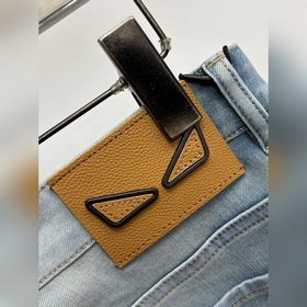Эксклюзивная новинка от Fendi： модные 