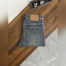 Эксклюзивная новинка от Fendi： модные