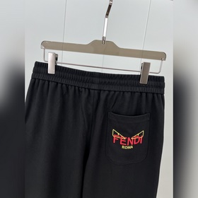 Fendi. Весенне-летние мужские трикотаж