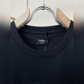 FENDI： новая коллекция, ради которой с