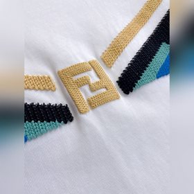 Новинка весна-лето 2026 от Fendi： прем