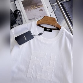 Новинка весна-лето 2026 от Fendi： экск