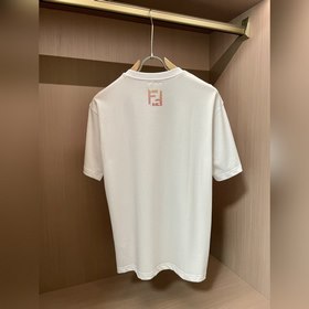 Fendi： свободная футболка с короткими 