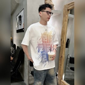 Fendi： свободная футболка с короткими 