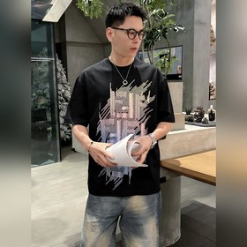 Fendi： свободная футболка с короткими