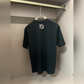 Fendi： свободная футболка с короткими 