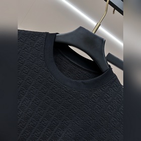 Новая весенняя коллекция Fendi： компле