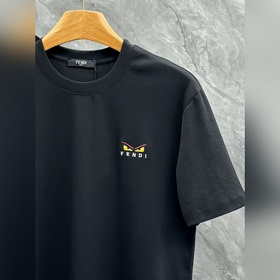 FENDI： новая весенне-летняя коллекция 