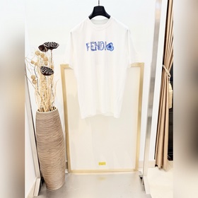 Размеры： S, M, L, XL. Доступны в черно