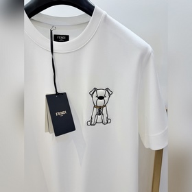 Размеры： S, M, L, XL. Доступны в черно