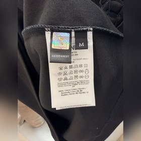 Размеры： S, M, L, XL. Доступны в черно