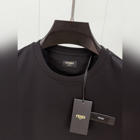 Fendi. Фенди. Весенне-летняя футболка 