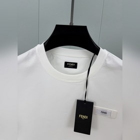 Fendi. Фенди. Летняя футболка с коротк