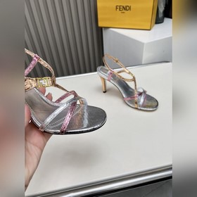 Новая коллекция Fendi Материал верха：