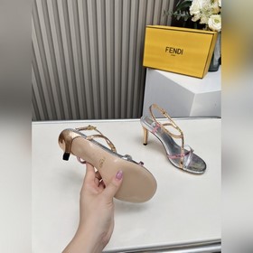 Новая коллекция Fendi Материал верха：