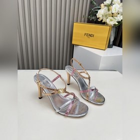 Новая коллекция Fendi Материал верха：