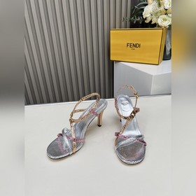 Новая коллекция Fendi Материал верха：