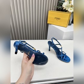 Новая коллекция Fendi ： Материал верх