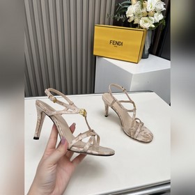 Новая коллекция Fendi ： Материал верх